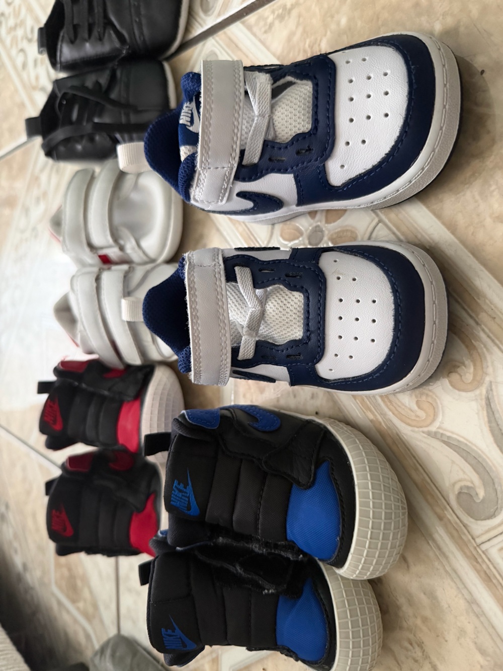 Bulk baby shoes